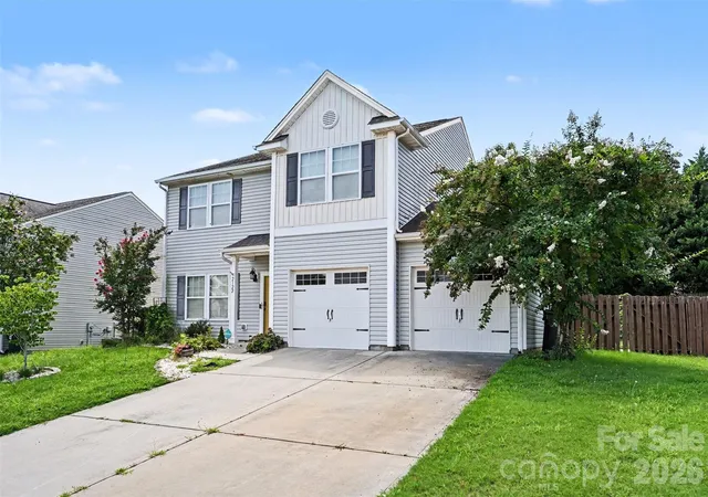 Photo 3 of Single family home for sale at 2122 Gillette Dr, Clover, SC 29710 | MLS# 4420140 | Listing updated on 2026-09-01