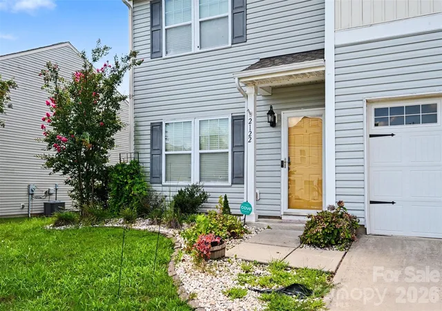Photo 4 of Single family home for sale at 2122 Gillette Dr, Clover, SC 29710 | MLS# 4420140 | Listing updated on 2026-09-01
