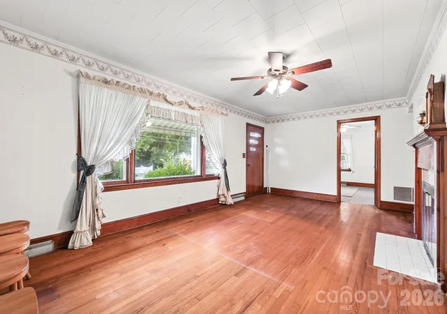 Photo 4 of Single family home for sale at 100 Dallas St, Huntersville, NC 28078 | MLS# 4420147 | Listing updated on 2026-09-23