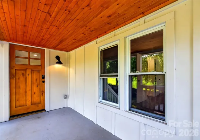 Photo 3 of Single family home for sale at 39 Wyatt St, Asheville, NC 28803 | MLS# 4420153 | Listing updated on 2026-10-08