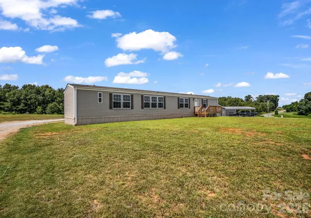 Photo 3 of Single family home for sale at 1760 Beachwood Rd, Mooresboro, NC 28114 | MLS# 4420166 | Listing updated on 2026-09-23