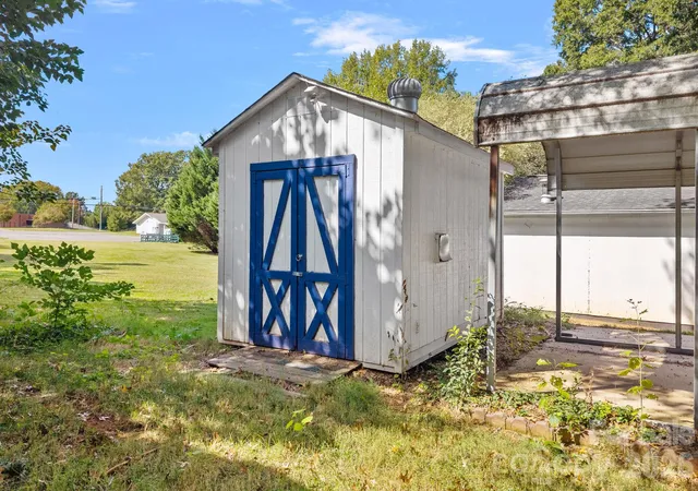 Photo 25 of Single family home for sale at 1127 Thompson Ave, Charlotte, NC 28216 | MLS# 4420178 | Listing updated on 2026-10-08