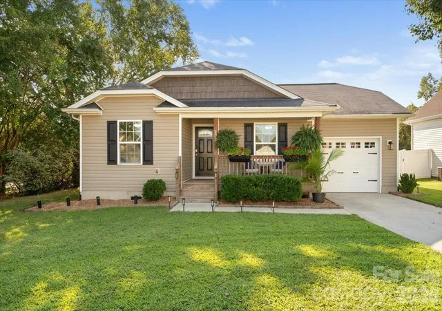 Photo 1 of Single family home for sale at 128 Mallory Tai Dr, Lincolnton, NC 28092 | MLS# 4420180 | Listing updated on 2026-09-05