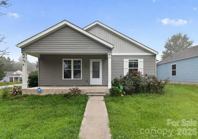Photo 1 of Single family home for sale at 206 Dillon Dr, Clinton, SC 29325 | MLS# 4420182 | Listing updated on 2026-09-01