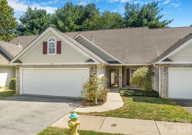 Photo 1 of Single family home for sale at 896 W Pointe Dr, Asheville, NC 28806 | MLS# 4420183 | Listing updated on 2026-09-20