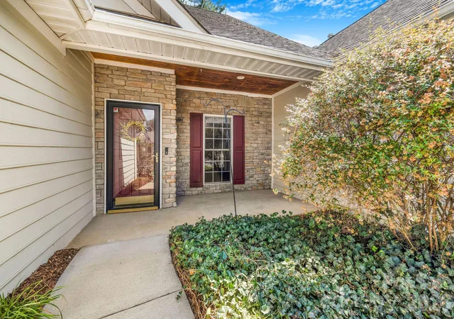 Photo 2 of Single family home for sale at 896 W Pointe Dr, Asheville, NC 28806 | MLS# 4420183 | Listing updated on 2026-09-20