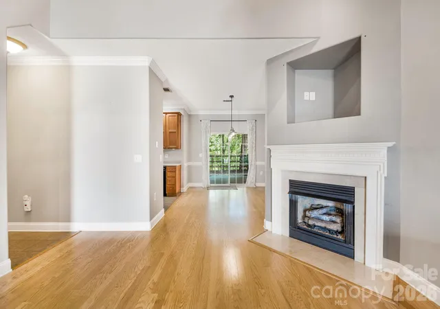 Photo 4 of Single family home for sale at 896 W Pointe Dr, Asheville, NC 28806 | MLS# 4420183 | Listing updated on 2026-09-20