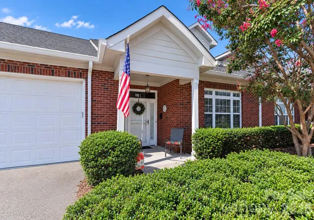 Photo 4 of Townhouse for sale at 908 Davie Ave #C, Statesville, NC 28677 | MLS# 4420203 | Listing updated on 2026-09-12