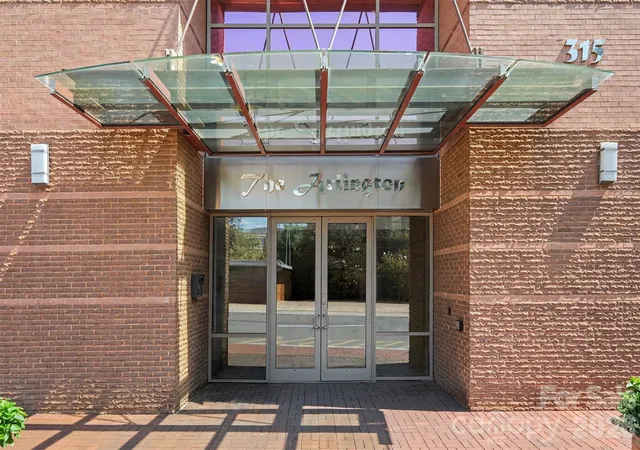 Photo 2 of Condo for sale at 315 Arlington Ave #2202, Charlotte, NC 28203 | MLS# 4420205 | Listing updated on 2026-09-26