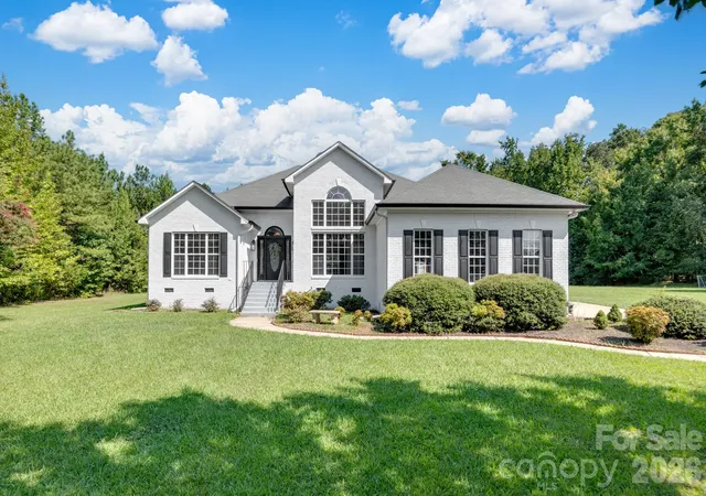 Photo 2 of Single family home for sale at 8025 Silver Maple Ln, Mint Hill, NC 28227 | MLS# 4420219 | Listing updated on 2026-10-07
