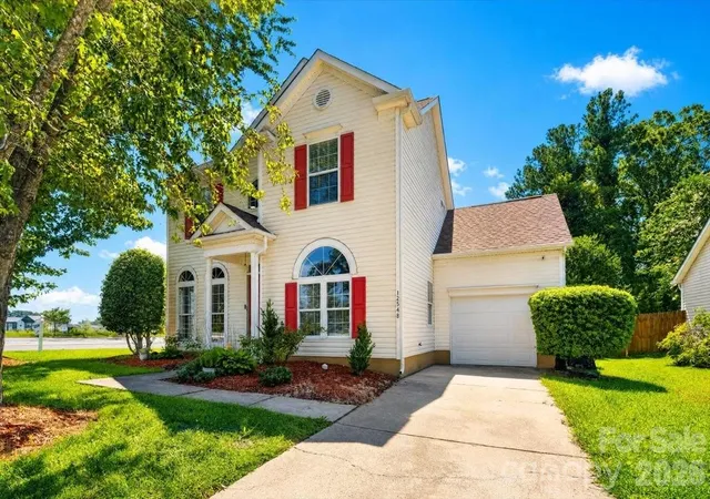 Photo 2 of Single family home for sale at 12548 Panthersville Dr, Charlotte, NC 28269 | MLS# 4420220 | Listing updated on 2026-09-02