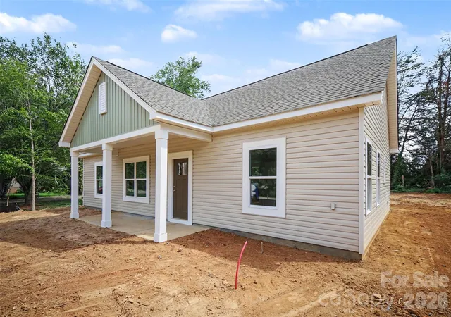 Photo 3 of Single family home for sale at 7588 Sarah Dr, Denver, NC 28037 | MLS# 4420221 | Listing updated on 2026-09-27