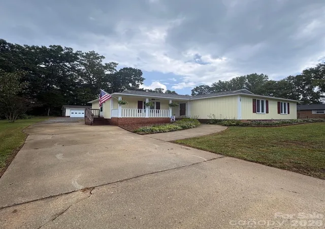 Photo 3 of Single family home for sale at 107 Ephraim Dr, Salisbury, NC 28144 | MLS# 4420227 | Listing updated on 2026-09-01