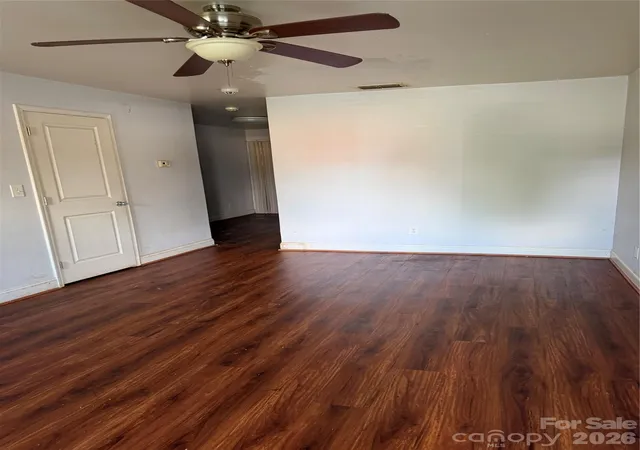 Listing Photo 4 - Condo for sale in building located at 155 NW 17th St, Hickory, NC 28601 - Unit #F1