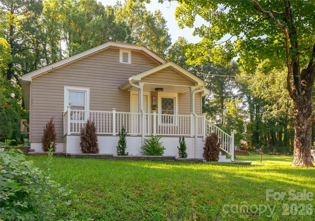 Photo 2 of Single family home for sale at 701 Betty St, Gastonia, NC 28054 | MLS# 4420236 | Listing updated on 2026-09-28