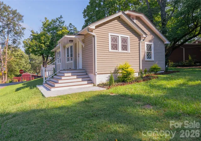 Photo 3 of Single family home for sale at 701 Betty St, Gastonia, NC 28054 | MLS# 4420236 | Listing updated on 2026-09-28