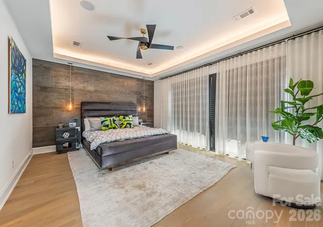 Photo 4 of Condo for sale at 610 Queens Rd, Charlotte, NC 28207 | MLS# 4420275 | Listing updated on 2026-09-18