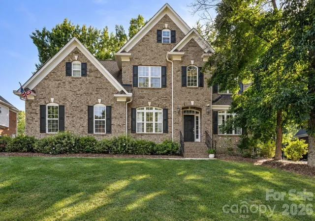 Photo 2 of Single family home for sale at 2612 Albatross Ln, Matthews, NC 28104 | MLS# 4420292 | Listing updated on 2026-10-05