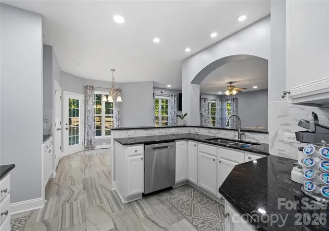 Photo 3 of Single family home for sale at 2612 Albatross Ln, Matthews, NC 28104 | MLS# 4420292 | Listing updated on 2026-10-05