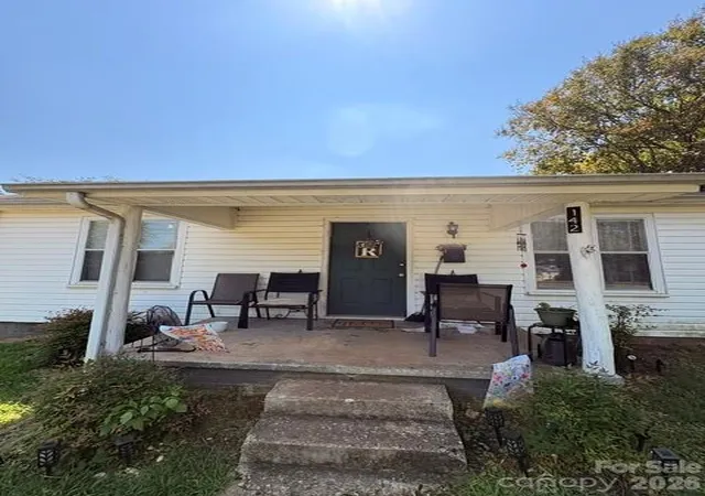 Photo 2 of Single family home for sale at 142 E Catawba Ave, Mount Holly, NC 28120 | MLS# 4420293 | Listing updated on 2026-09-05