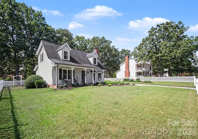 Photo 3 of Single family home for sale at 8005 Lighthouse Way, Indian Trail, NC 28079 | MLS# 4420296 | Listing updated on 2026-09-21