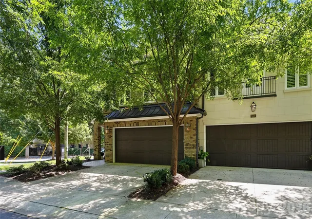 Photo 2 of Townhouse for sale at 2428 Vail Ave, Charlotte, NC 28207 | MLS# 4420307 | Listing updated on 2026-10-08