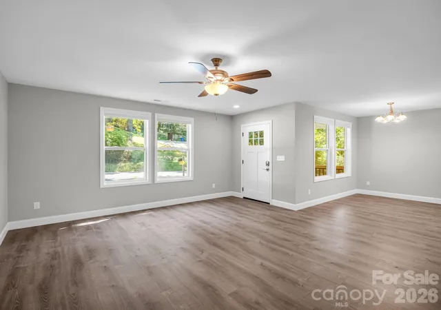 Photo 3 of Single family home for sale at 92 Lakeside Dr, Asheville, NC 28806 | MLS# 4420309 | Listing updated on 2026-09-24