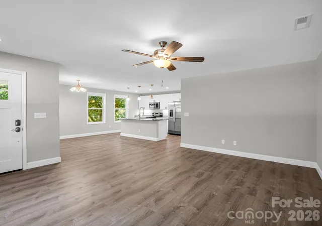 Photo 3 of Single family home for sale at 92 Lakeside Dr, Asheville, NC 28806 | MLS# 4420309 | Listing updated on 2026-09-24