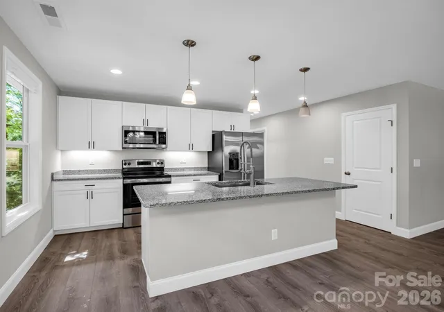 Photo 4 of Single family home for sale at 92 Lakeside Dr, Asheville, NC 28806 | MLS# 4420309 | Listing updated on 2026-09-24
