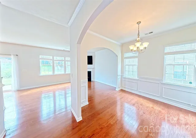 Photo 2 of Single family home for sale at 5918 Kelyn Hills Dr, Charlotte, NC 28278 | MLS# 4420325 | Listing updated on 2026-10-02