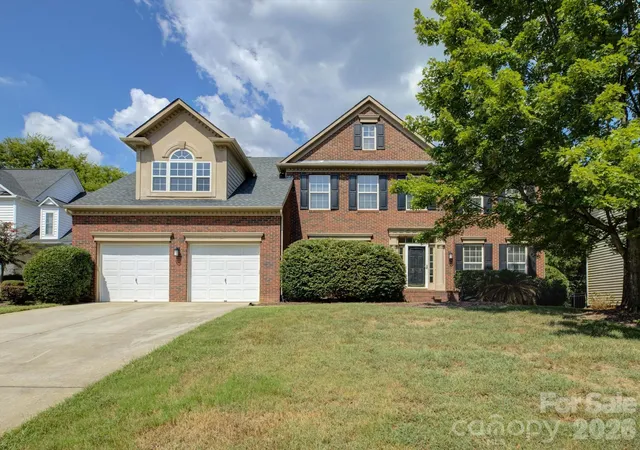 Photo 1 of Single family home for sale at 605 Queenswater Ln, Waxhaw, NC 28173 | MLS# 4420326 | Listing updated on 2026-09-22