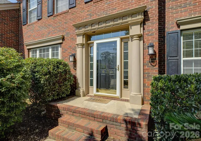 Photo 2 of Single family home for sale at 605 Queenswater Ln, Waxhaw, NC 28173 | MLS# 4420326 | Listing updated on 2026-09-22