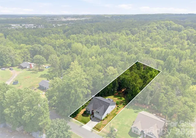 Photo 2 of Single family home for sale at 256 Litaker Ln, Concord, NC 28025 | MLS# 4420345 | Listing updated on 2026-09-05