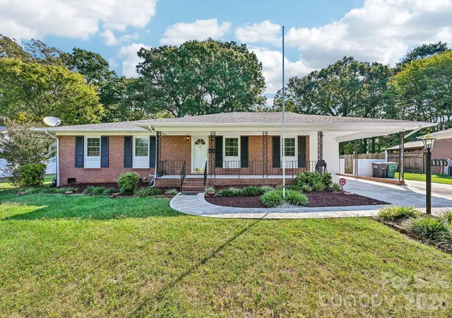 Photo 1 of Single family home for sale at 1926 Taylor Dr, Gastonia, NC 28052 | MLS# 4420378 | Listing updated on 2026-10-10
