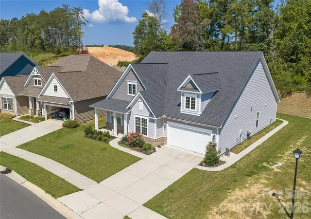 Photo 3 of Single family home for sale at 7893 Crk Park Dr, Denver, NC 28037 | MLS# 4420383 | Listing updated on 2026-10-06