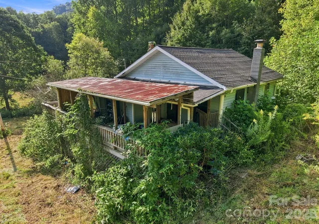 Photo 3 of Single family home for sale at 1487 Poplar Gap Rd, Hot Springs, NC | MLS# 4420401 | Listing updated on 2026-09-18