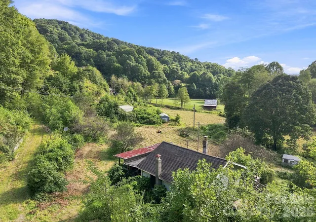 Photo 4 of Single family home for sale at 1487 Poplar Gap Rd, Hot Springs, NC | MLS# 4420401 | Listing updated on 2026-09-18