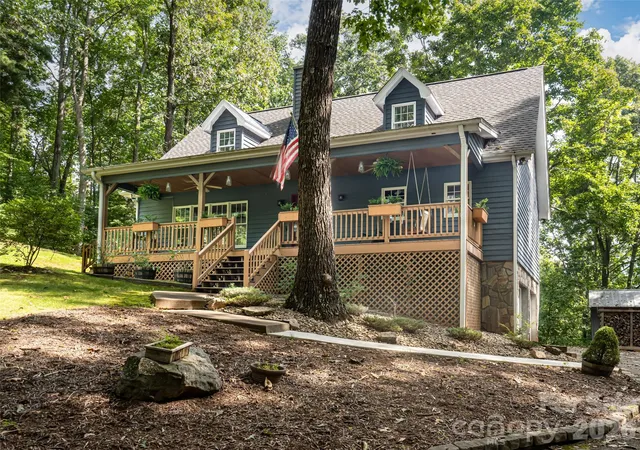 Photo 2 of Single family home for sale at 12 Howling Waite Ridge, Candler, NC 28715 | MLS# 4420405 | Listing updated on 2026-09-27
