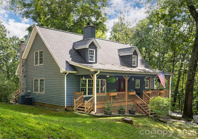 Photo 3 of Single family home for sale at 12 Howling Waite Ridge, Candler, NC 28715 | MLS# 4420405 | Listing updated on 2026-09-27