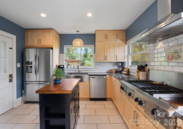 Photo 1 of Single family home for sale at 348 Beaucatcher Rd, Asheville, NC 28805 | MLS# 4420417 | Listing updated on 2026-09-26