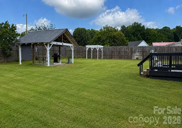 Photo 3 of Single family home for sale at 1868 Ellick Dr, Newton, NC 28658 | MLS# 4420428 | Listing updated on 2026-09-22