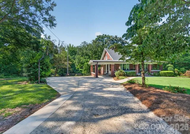 Photo 2 of Sale Pending at 1035 S Belvedere Ave, Gastonia, NC 28054 | MLS# 4420440 | Listing updated on 2026-09-12