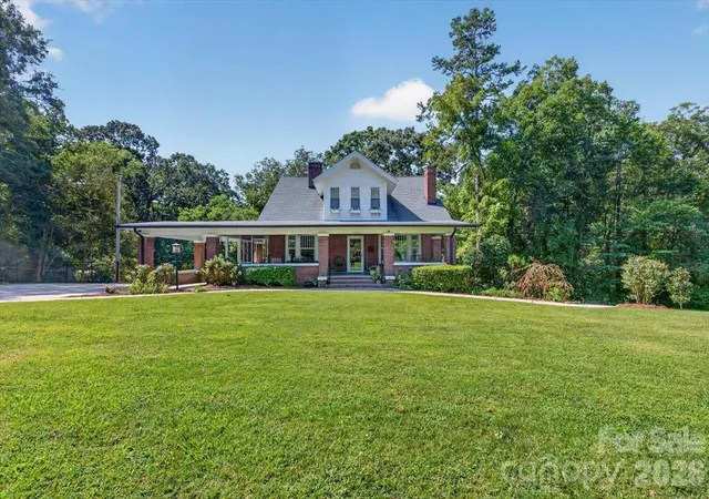 Photo 3 of Sale Pending at 1035 S Belvedere Ave, Gastonia, NC 28054 | MLS# 4420440 | Listing updated on 2026-09-12