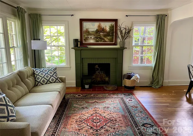 Photo 2 of Sale Pending at 652 Davie Ave, Statesville, NC 28677 | MLS# 4420445 | Listing updated on 2026-10-12