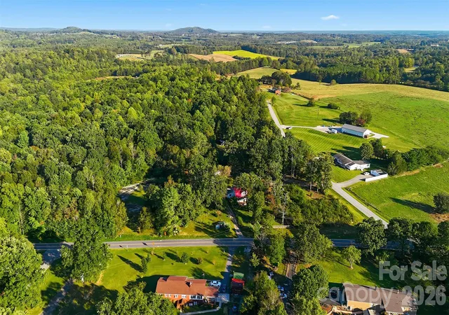 Photo 3 of Single family home for sale at 4156 Rocky Springs Rd, Hiddenite, NC 28636 | MLS# 4420463 | Listing updated on 2026-10-05
