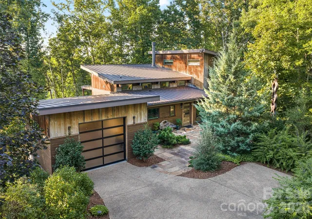 Photo 1 of Single family home for sale at 34 Bee Balm Way, Asheville, NC 28804 | MLS# 4420482 | Listing updated on 2026-09-30