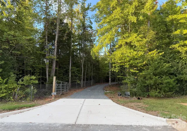 Photo 2 of Single family home for sale at 1360 Standing Oak Dr, Salisbury, NC 28146 | MLS# 4420485 | Listing updated on 2026-09-16