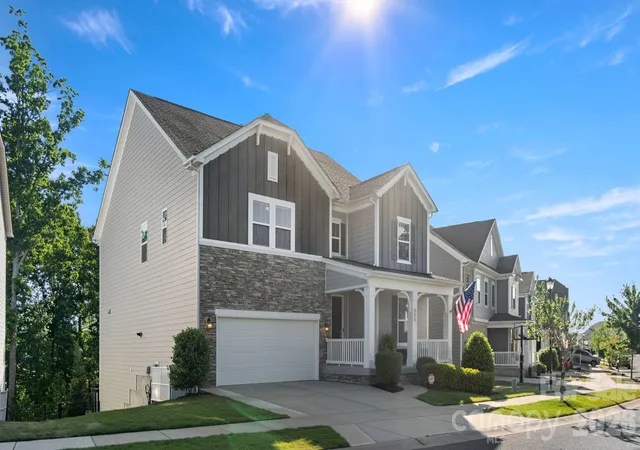 Photo 4 of Single family home for sale at 844 Neff Ct, Fort Mill, SC 29715 | MLS# 4420489 | Listing updated on 2026-09-16