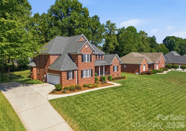 Photo 3 of Single family home for sale at 3449 Araglin Dr, Gastonia, NC 28056 | MLS# 4420511 | Listing updated on 2026-09-22