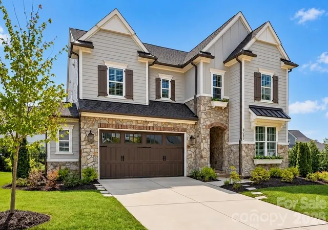 Photo 2 of Single family home for sale at 6083 Holden Ct, Fort Mill, SC 29715 | MLS# 4420535 | Listing updated on 2026-09-30